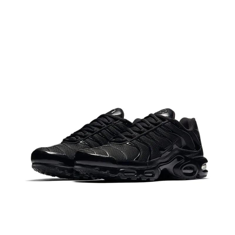 Nike Air Max Plus Sneakers – Triple Black