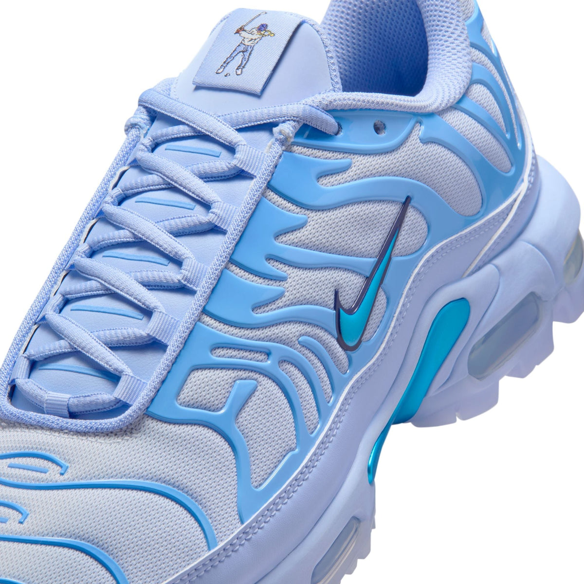 Nike Air Max Plus Sneakers – Light Blue & Aqua