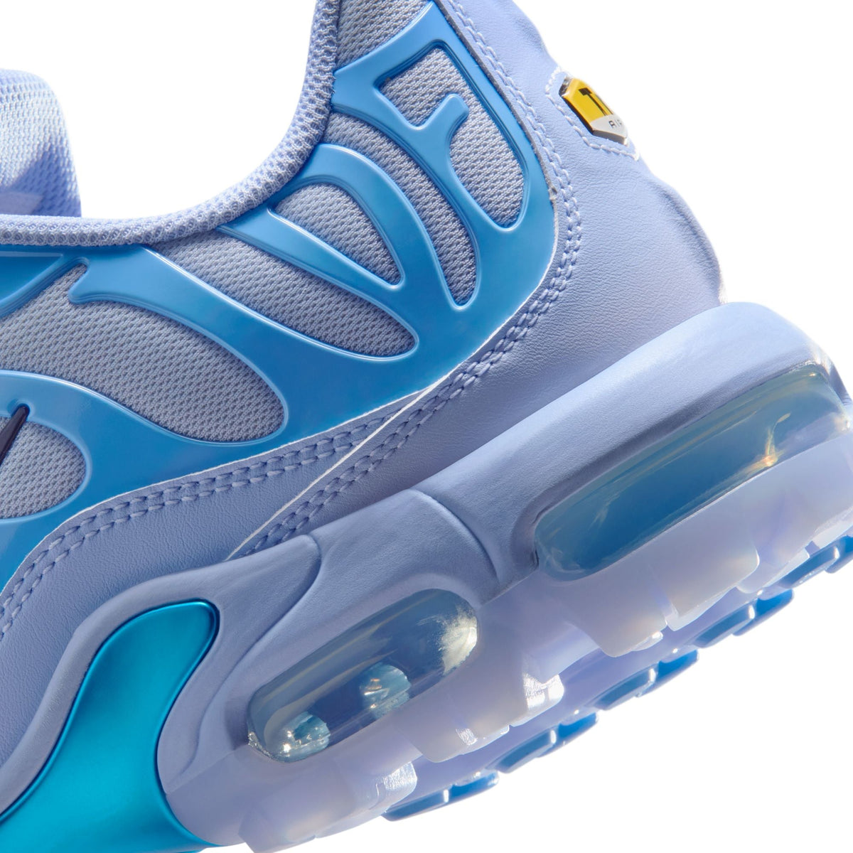 Nike Air Max Plus Sneakers – Light Blue & Aqua
