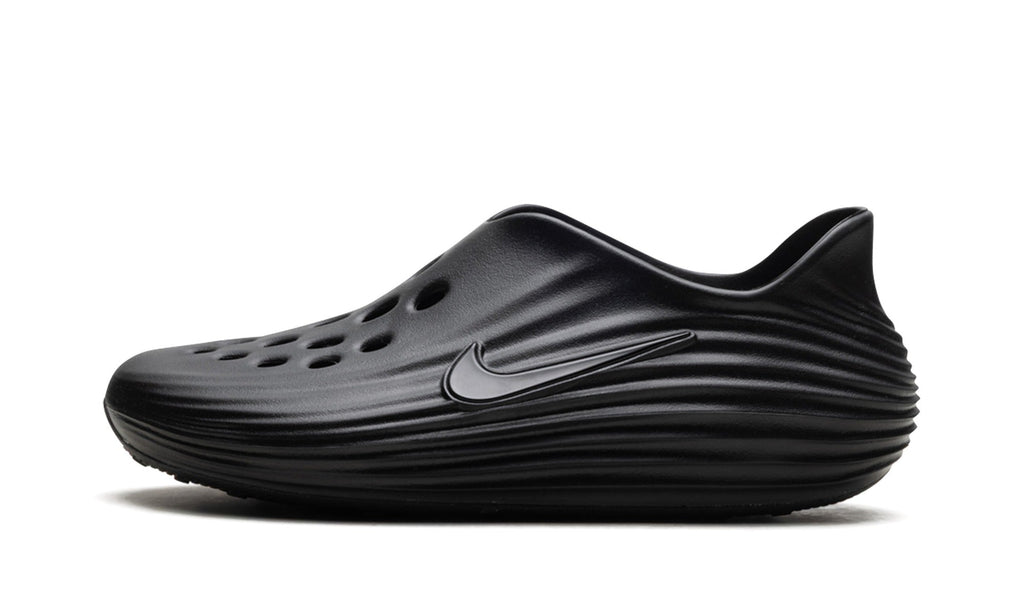 Nike ReactX Rejuven8 Slip-Ons in Black