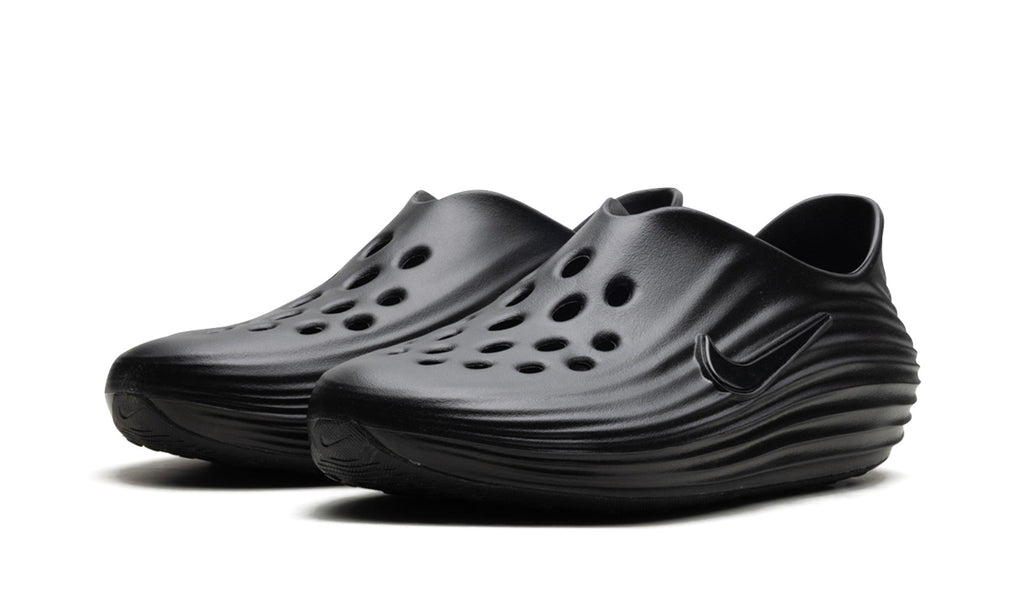 Nike ReactX Rejuven8 Slip-Ons in Black