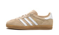 adidas Gazelle Sneakers – Beige, White & Gum