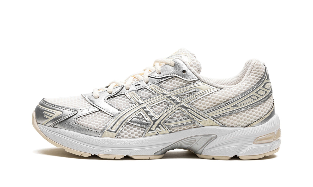 ASICS Sneakers – Cream, White & Metallic Silver