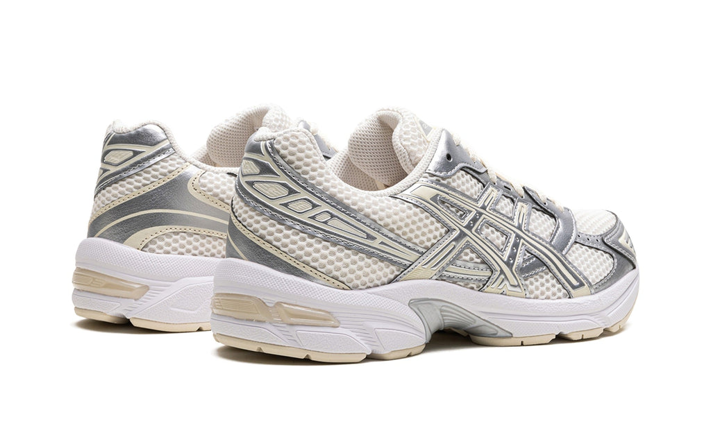 ASICS Sneakers – Cream, White & Metallic Silver