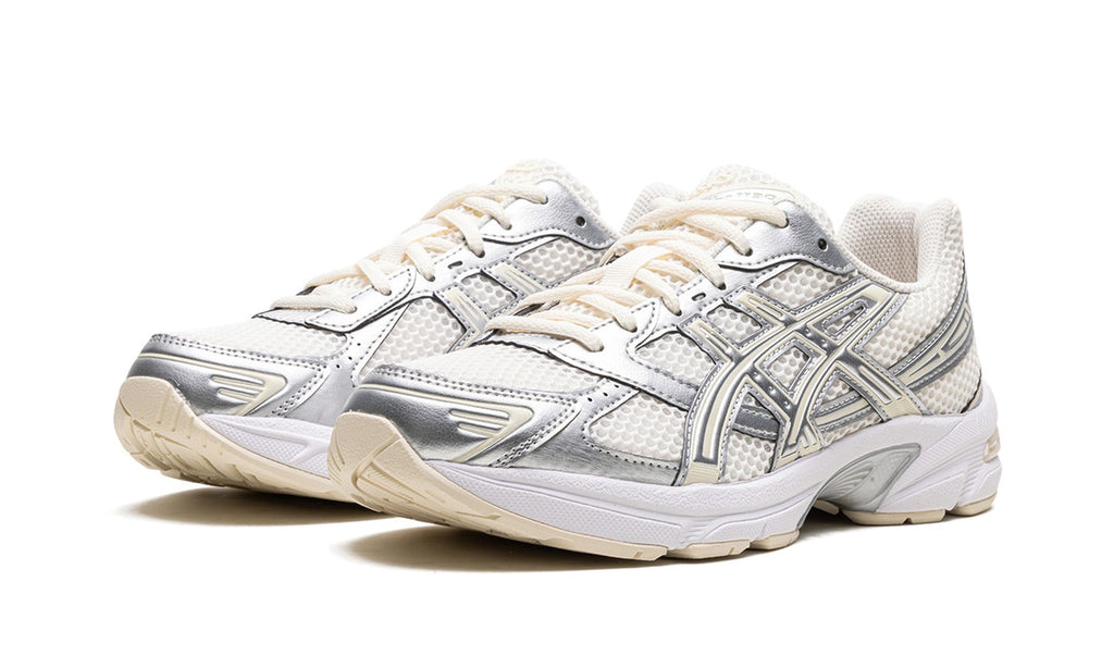 ASICS Sneakers – Cream, White & Metallic Silver