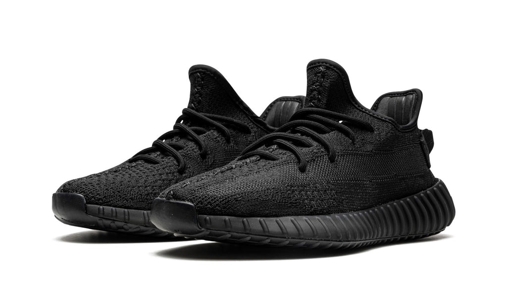 Yeezy 350 V2 Sneakers – Black (Copy)